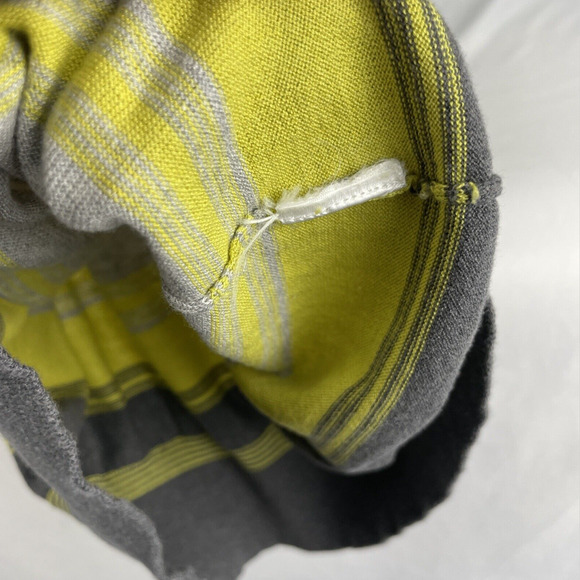 BCBG Maxazria Women's Scoop Neck Lightweight Sweater Beige Lime Grey Size S - Picture 4 of 4